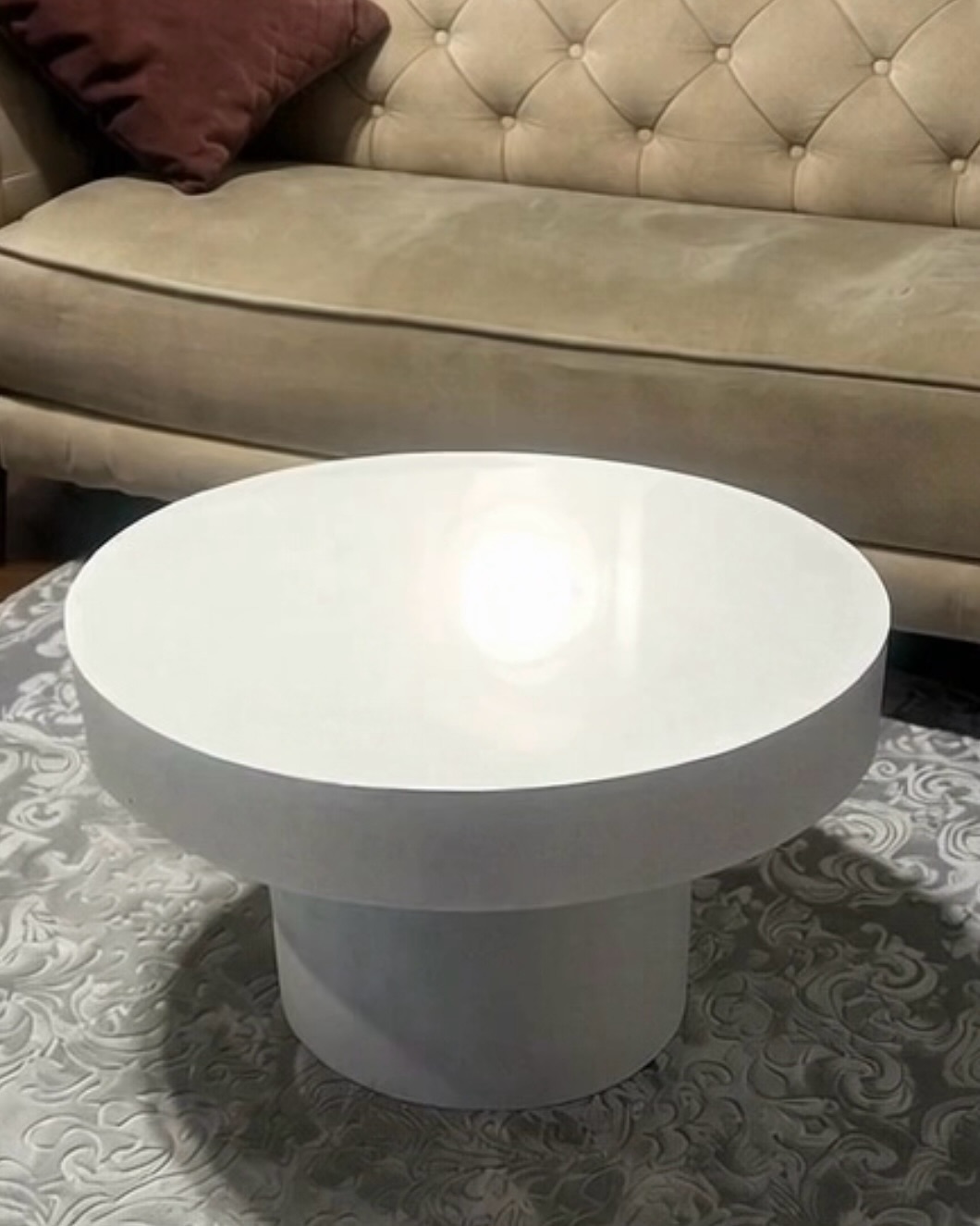 Ovalni stolić za kavu